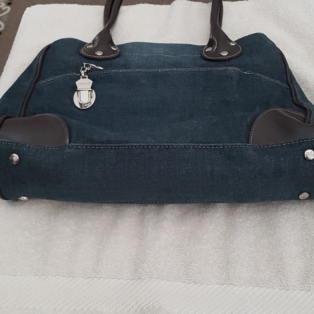 Purse - Picture 2 of 8